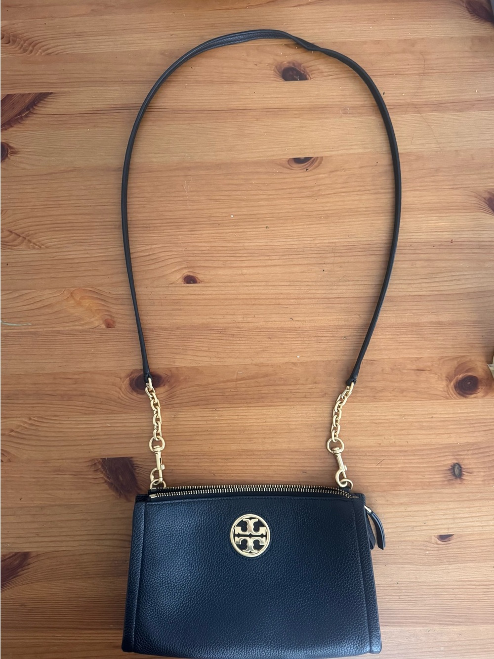 Tory Burch Black Pebbled Leather Small Crossbody Bag Gold Logo Chain Strap